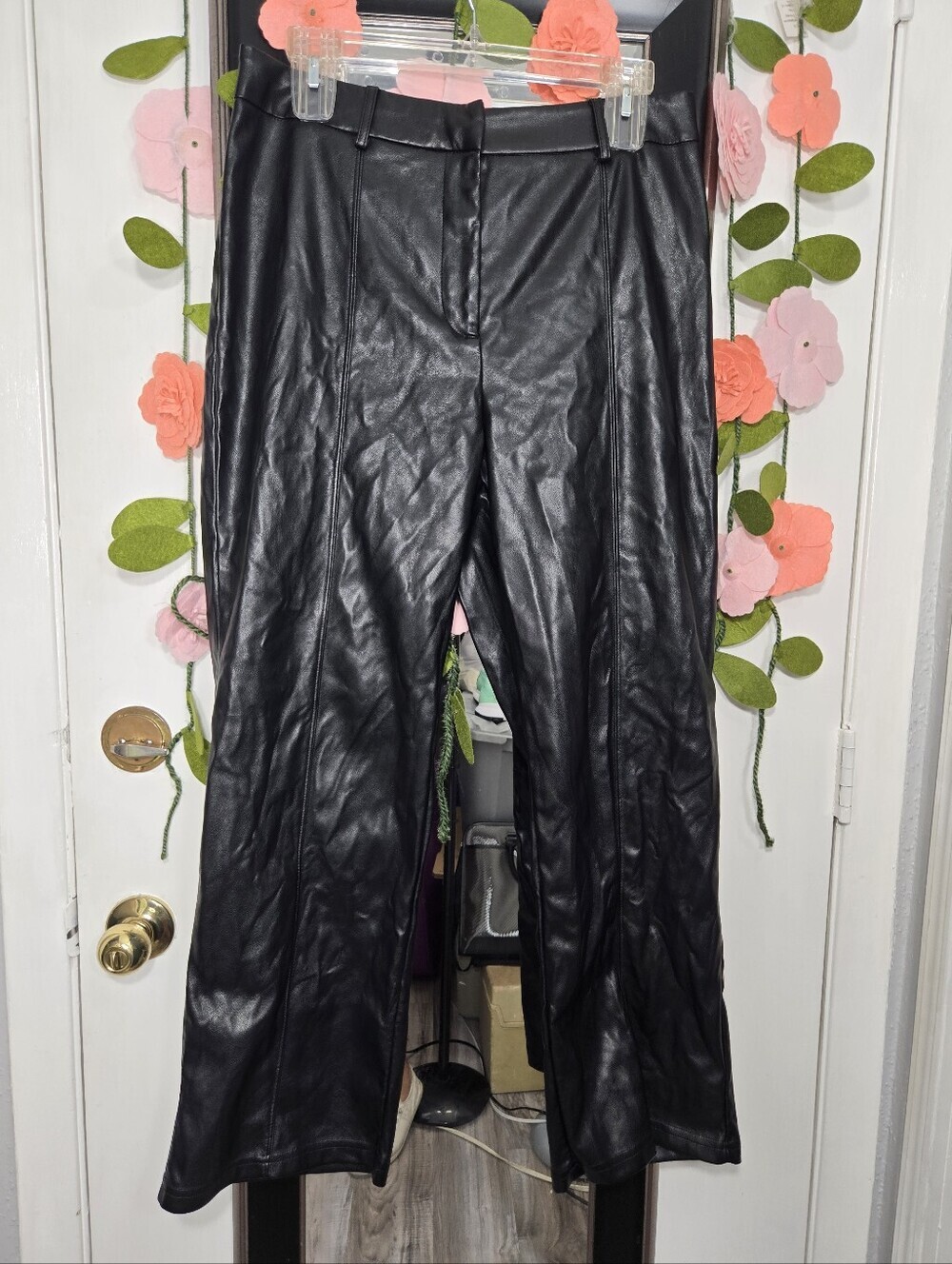 Kathy Ireland Faux Leather Cropped Pants Sz M Black - Picture 3 of 10